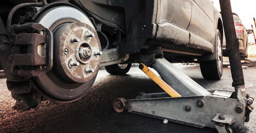 Как снять заднее колесо машины Как снять заднее колесо машины